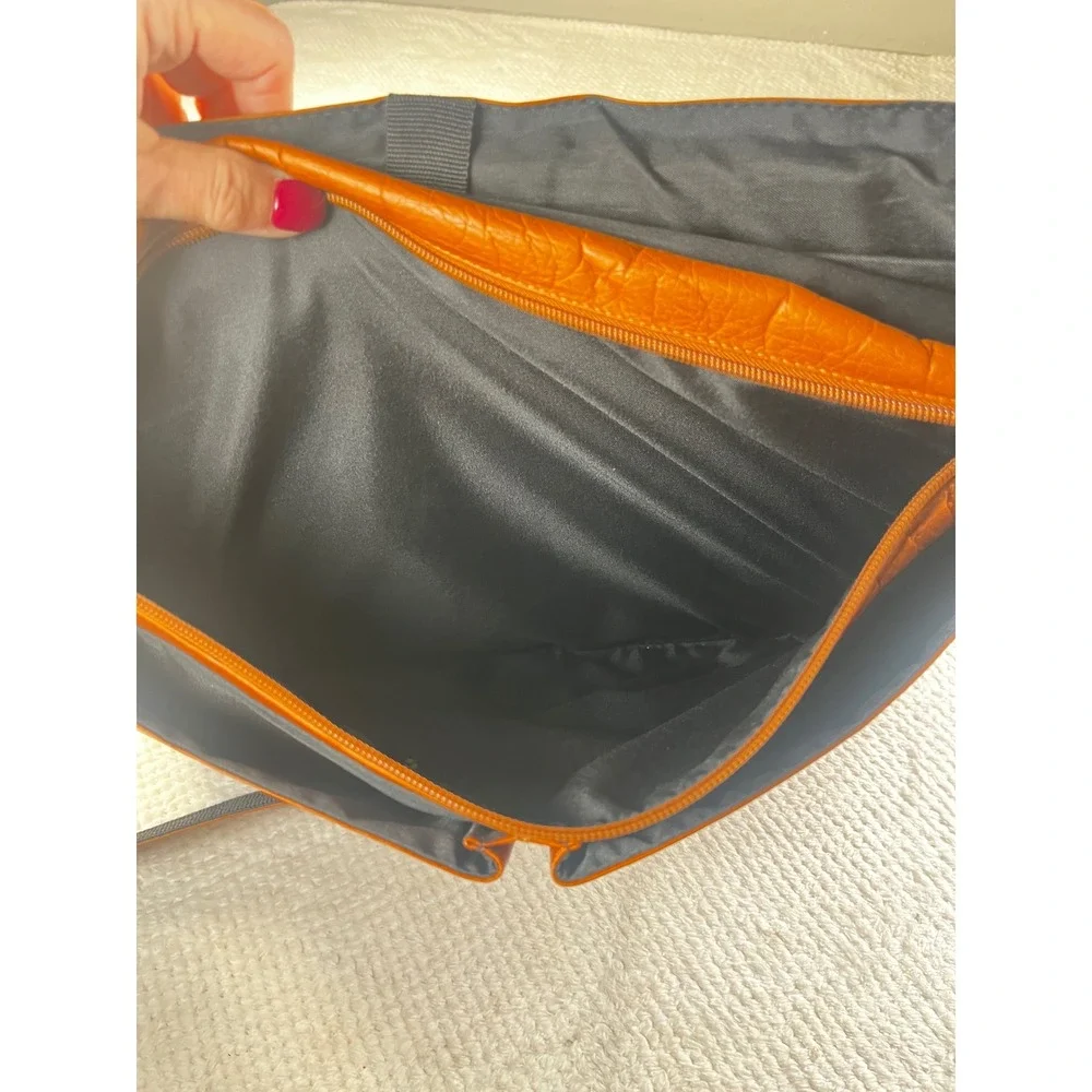 PGA‎ Leather Messenger Bag Tan Adjustable Strap